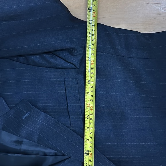 Dario Di Napoli 100% Wool and Cashmere 2 Pieces Suit, Striped Black Color. - Picture 13 of 16